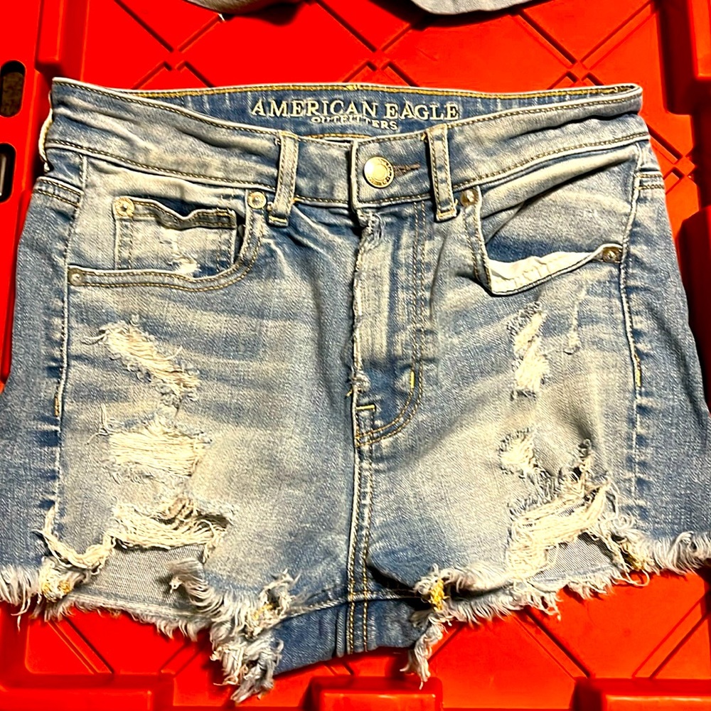 American eagles AE hi rise festival distressed Jean denim shorts size 2 New